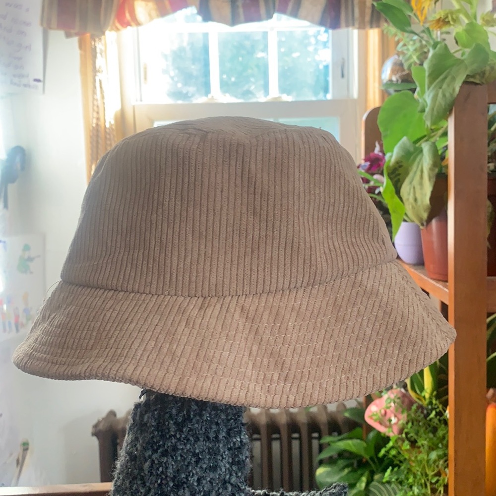 Bucket hat